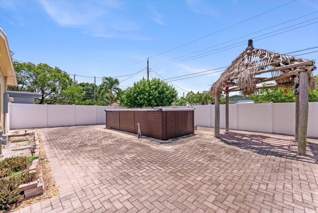708 HILLCREST Boulevard, West Palm Beach, FL 33405