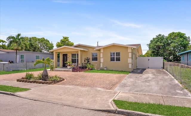708 HILLCREST Boulevard, West Palm Beach, FL 33405