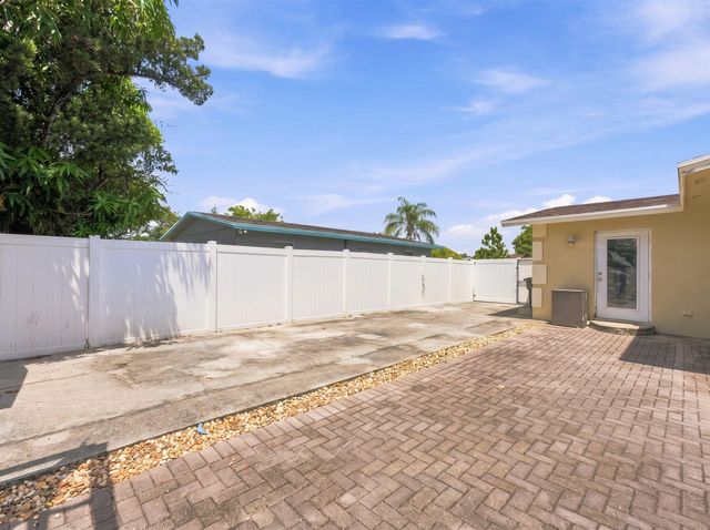 708 HILLCREST Boulevard, West Palm Beach, FL 33405