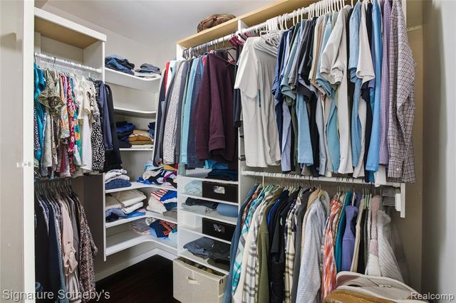 2497 W Walton Boulevard, Waterford, MI 48329