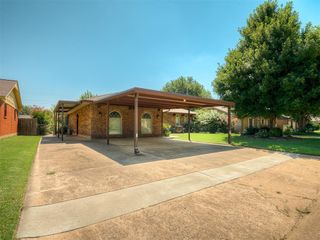 924 Penn Lane, Moore, OK 73160