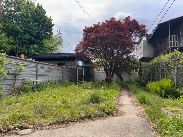 393 3rd Street, Troy, NY 12180