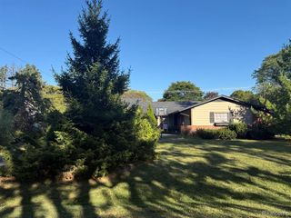 7335 Coach Lane, West Bloomfield, MI 48322