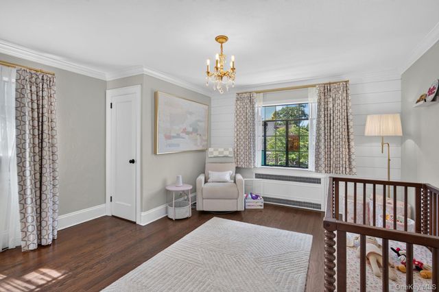 17 Hollywood Court, Rockville Centre, NY 11570