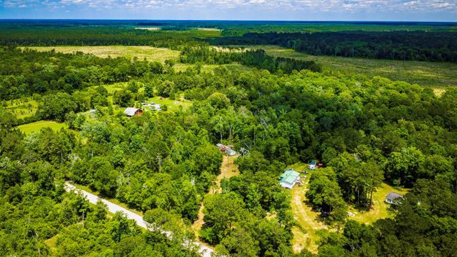5800 Outlaw Bend Drive, Rye, TX 77369