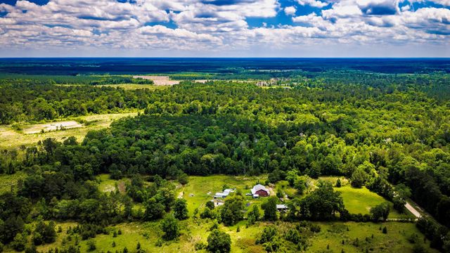 5800 Outlaw Bend Drive, Rye, TX 77369