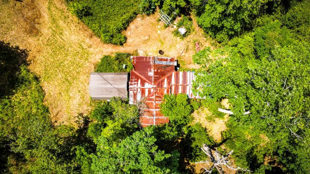 5800 Outlaw Bend Drive, Rye, TX 77369