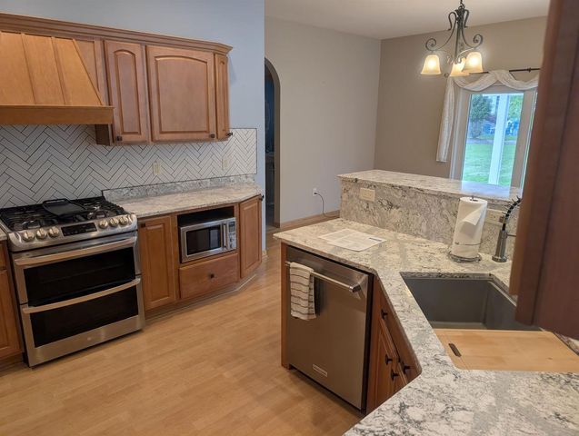 6104 Brunet Island Court, Mcfarland, WI 53558