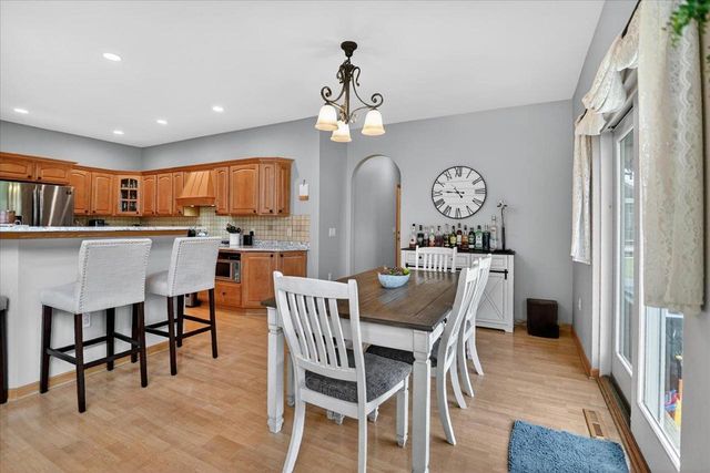 6104 Brunet Island Court, Mcfarland, WI 53558