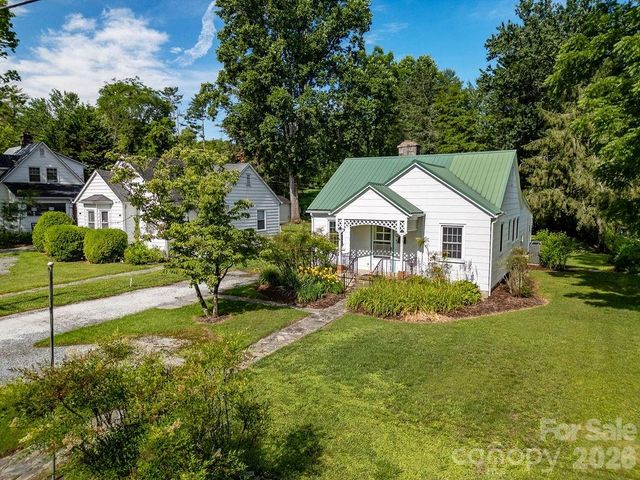 105 Parkview Drive, Brevard, NC 28712