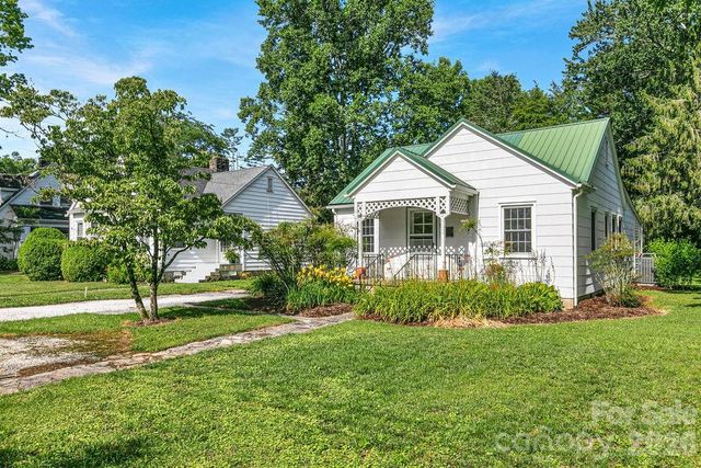 105 Parkview Drive, Brevard, NC 28712