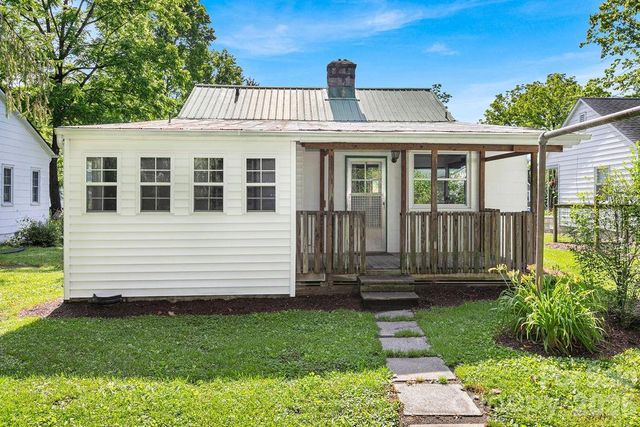105 Parkview Drive, Brevard, NC 28712