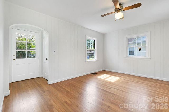105 Parkview Drive, Brevard, NC 28712