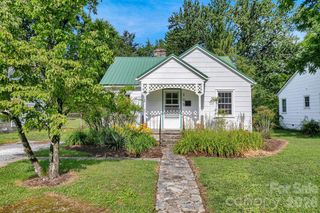 105 Parkview Drive, Brevard, NC 28712