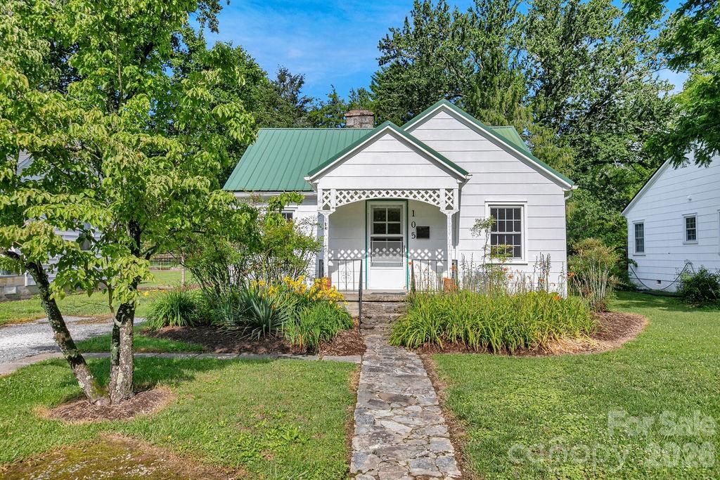 105 Parkview Drive, Brevard, NC 28712