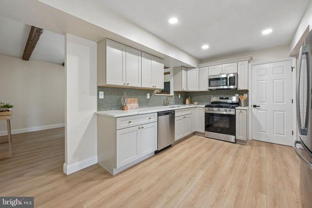 1804 LILLIAN DR, Williamstown, NJ 08094