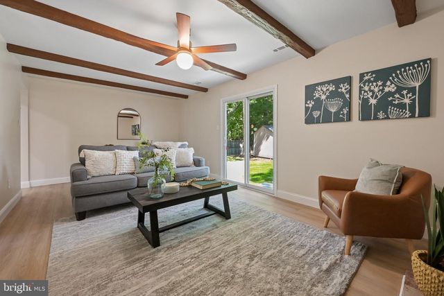 1804 LILLIAN DR, Williamstown, NJ 08094