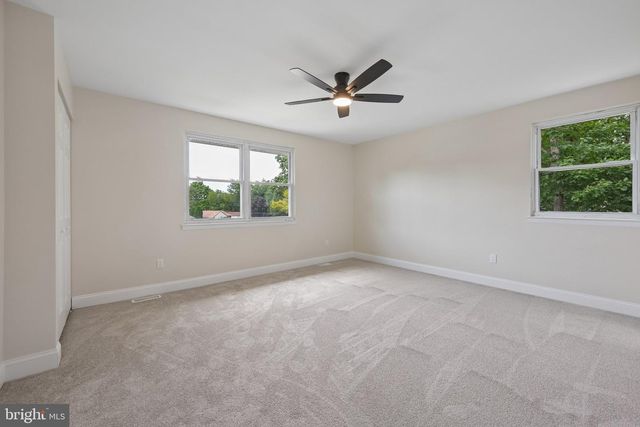 1804 LILLIAN DR, Williamstown, NJ 08094