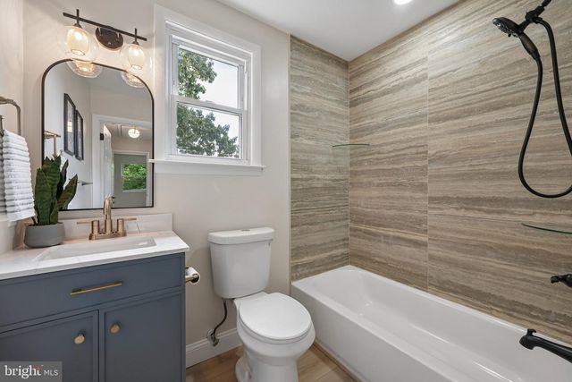 1804 LILLIAN DR, Williamstown, NJ 08094