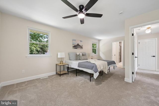 1804 LILLIAN DR, Williamstown, NJ 08094