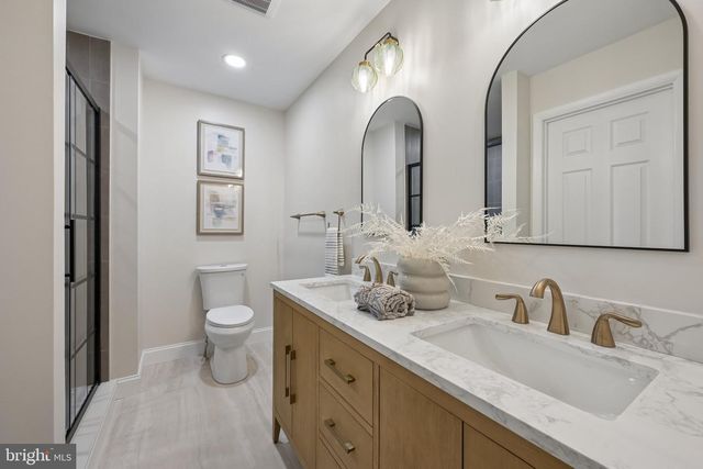 1804 LILLIAN DR, Williamstown, NJ 08094