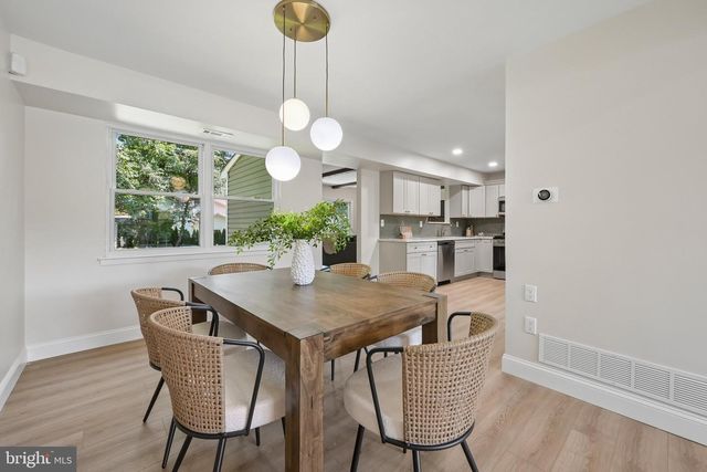 1804 LILLIAN DR, Williamstown, NJ 08094