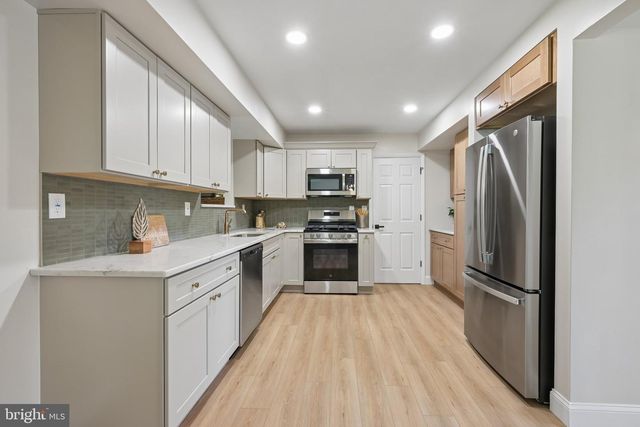 1804 LILLIAN DR, Williamstown, NJ 08094