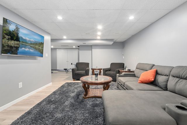 16619 Wexford Court, Tinley Park, IL 60477