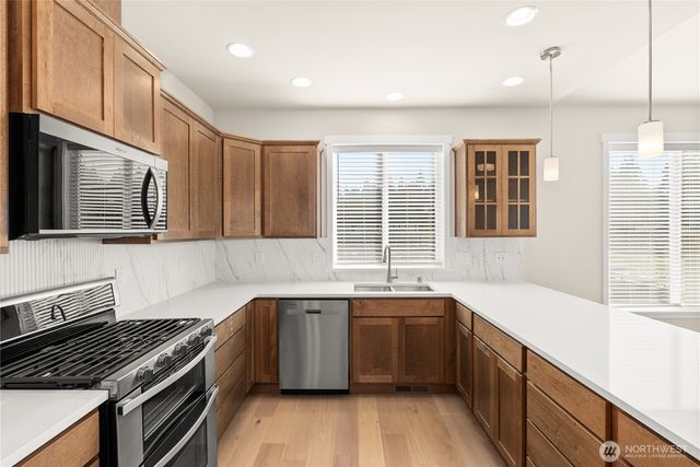 9049 Wyatt Loop SE, Tumwater, WA 98501