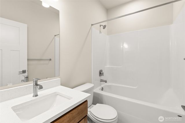 9049 Wyatt Loop SE, Tumwater, WA 98501