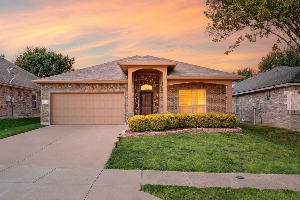 8255 Clarksprings Drive, Dallas, TX 75236 — exterior