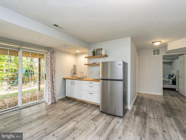 10412 COLECHESTER ST, Fredericksburg, VA 22408