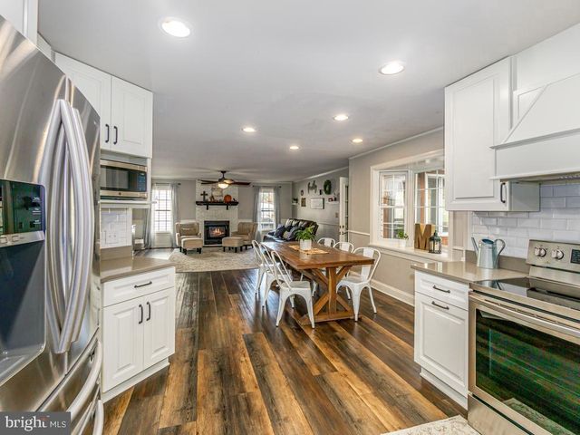 10412 COLECHESTER ST, Fredericksburg, VA 22408