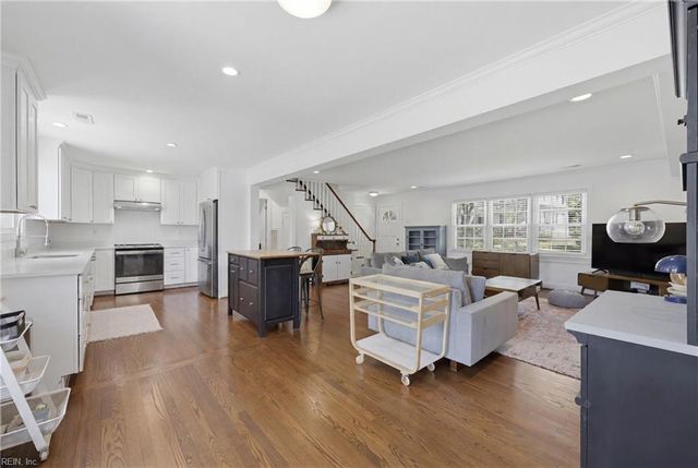 1433 Huntington CRES, Norfolk, VA 23509