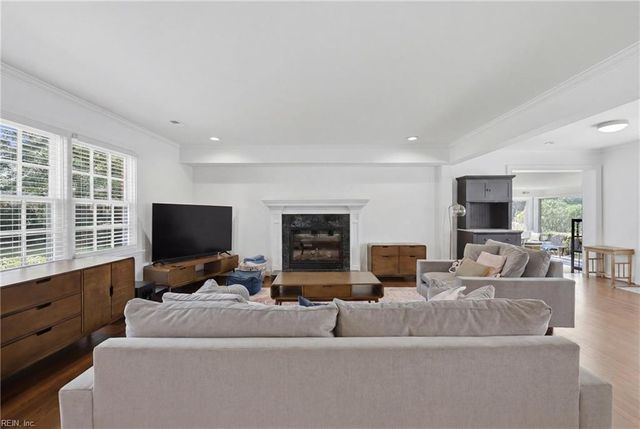 1433 Huntington CRES, Norfolk, VA 23509