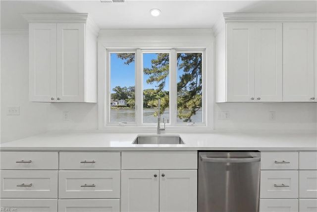 1433 Huntington CRES, Norfolk, VA 23509