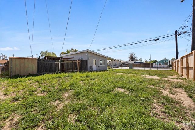 418 Decatur Street, Bakersfield, CA 93308