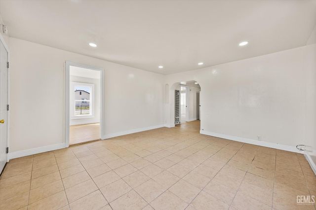 418 Decatur Street, Bakersfield, CA 93308