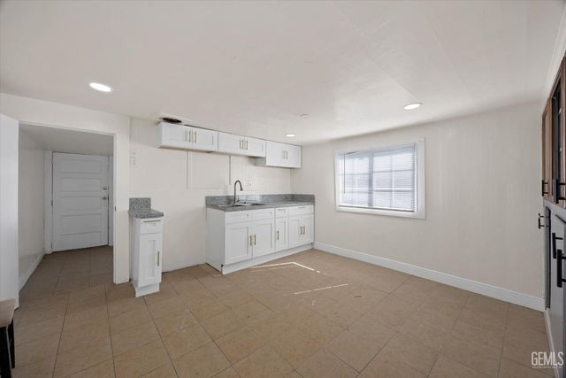 418 Decatur Street, Bakersfield, CA 93308