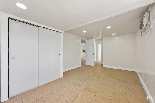 418 Decatur Street, Bakersfield, CA 93308