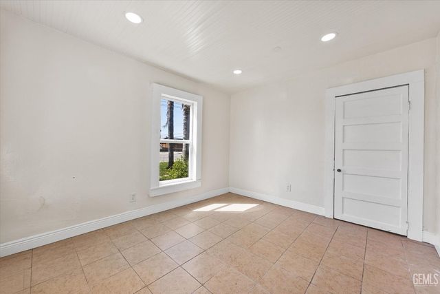 418 Decatur Street, Bakersfield, CA 93308