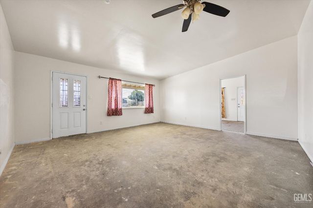 418 Decatur Street, Bakersfield, CA 93308
