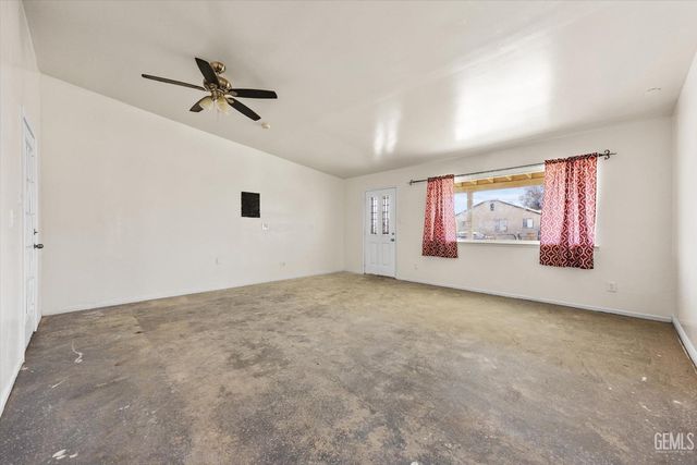 418 Decatur Street, Bakersfield, CA 93308