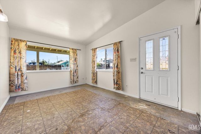 418 Decatur Street, Bakersfield, CA 93308