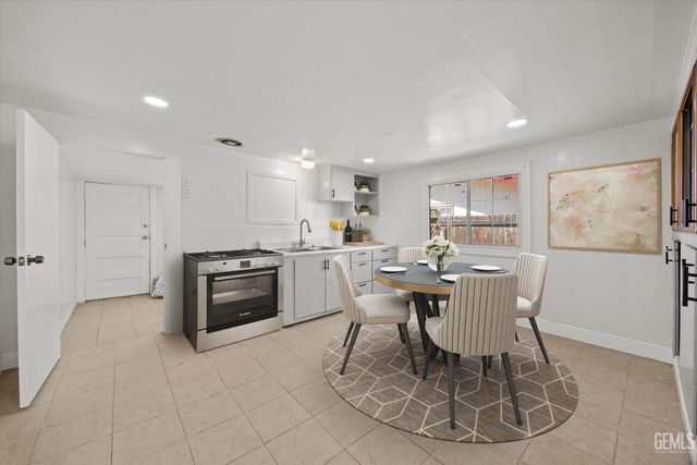 418 Decatur Street, Bakersfield, CA 93308