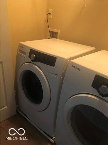 11705 Chant Lane 7, Zionsville, IN 46077