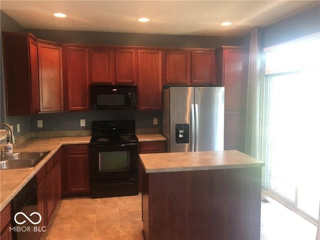 11705 Chant Lane 7, Zionsville, IN 46077