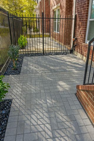 3010 La Branch Street, Houston, TX 77004