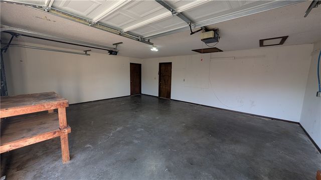 2225 E Jonquil Road, Fayetteville, AR 72703