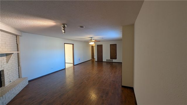 2225 E Jonquil Road, Fayetteville, AR 72703